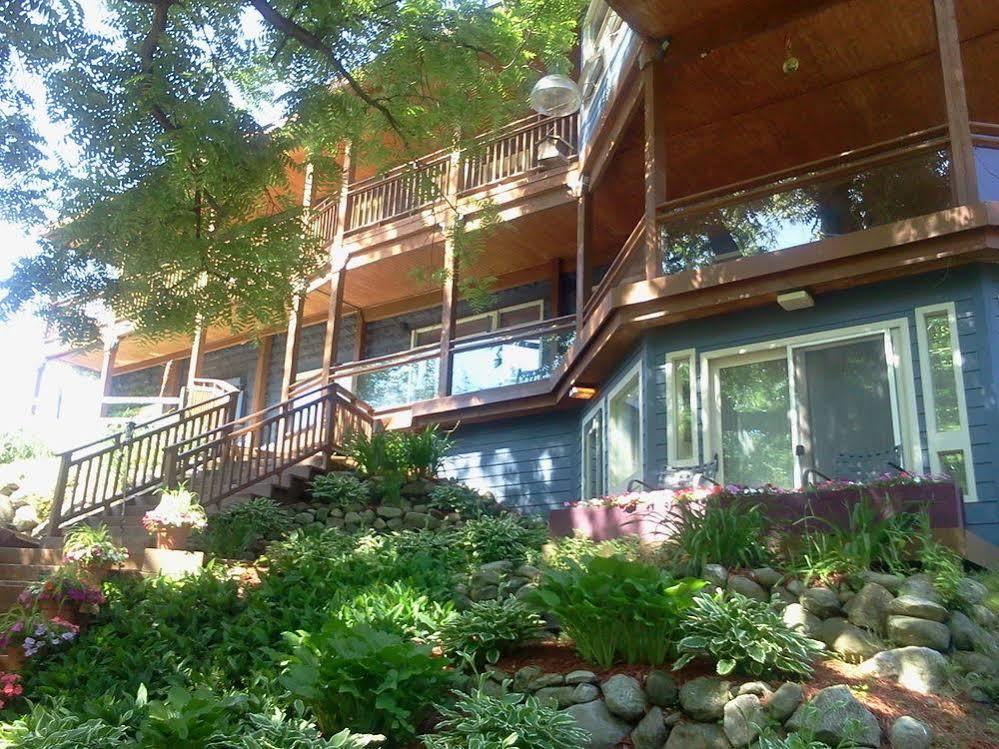 Stone Waters Inn Bellaire ภายนอก รูปภาพ