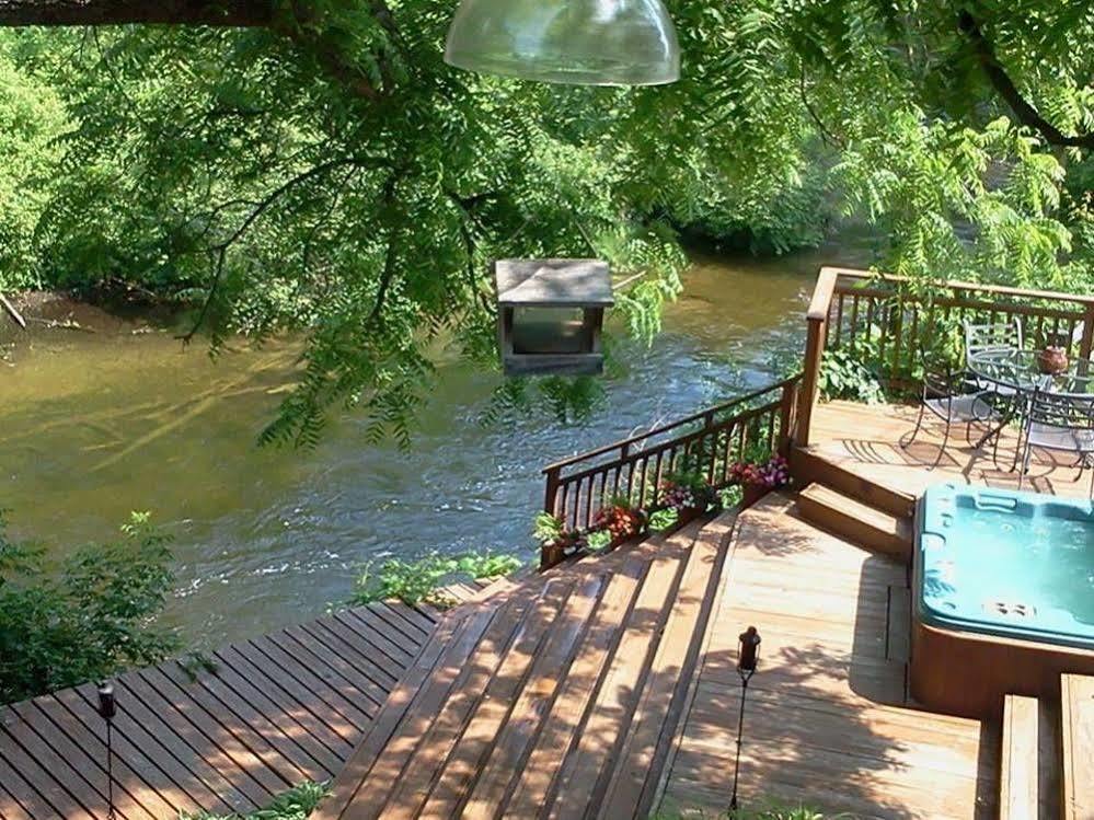 Stone Waters Inn Bellaire ภายนอก รูปภาพ